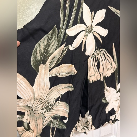 Chico’s Black Label Reversible Silk-Blend Anyway Top NWOT - Picture 4 of 5